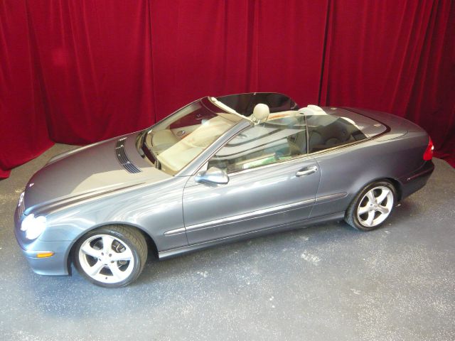 Mercedes-Benz CLK-Class 2005 photo 1