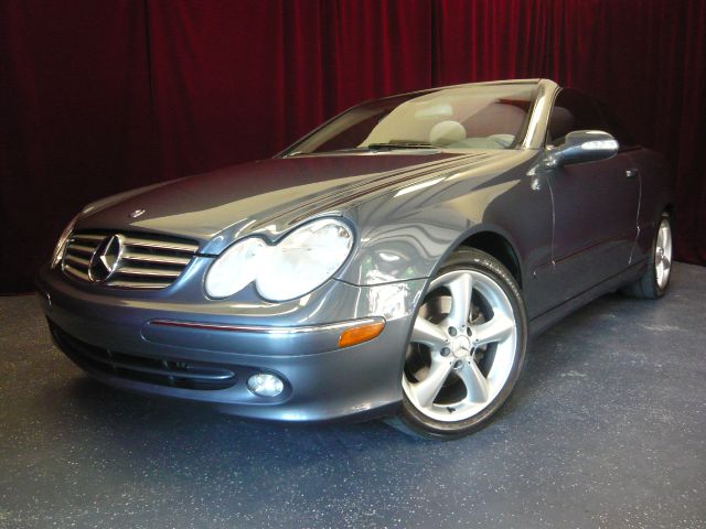 Mercedes-Benz CLK-Class 2005 photo 24