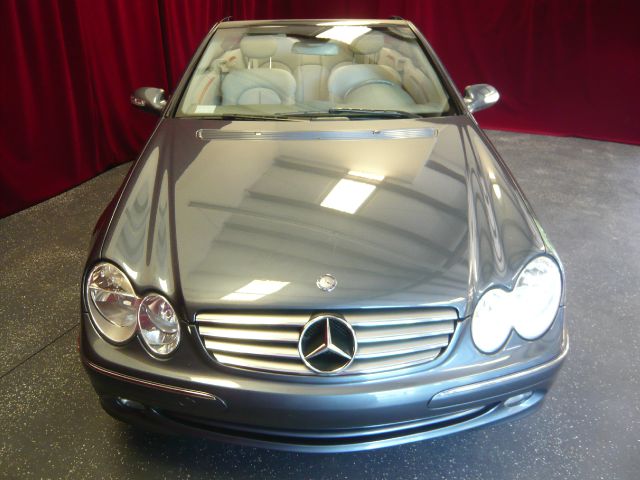 Mercedes-Benz CLK-Class 2005 photo 25