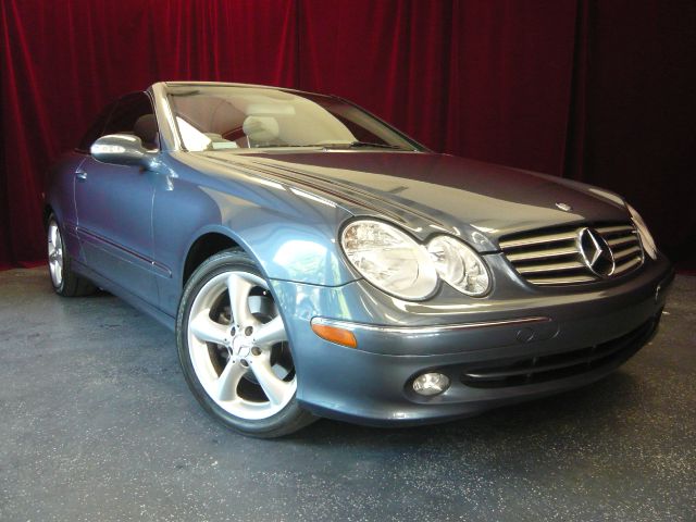 Mercedes-Benz CLK-Class 2005 photo 26