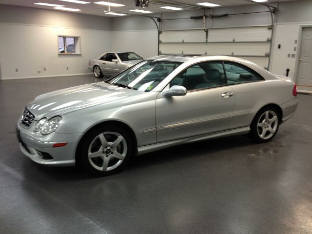 Mercedes-Benz CLK-Class 2005 photo 3