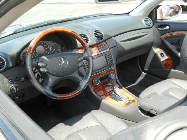 Mercedes-Benz CLK-Class 2005 photo 10