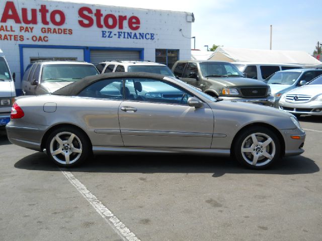 Mercedes-Benz CLK-Class 2005 photo 11