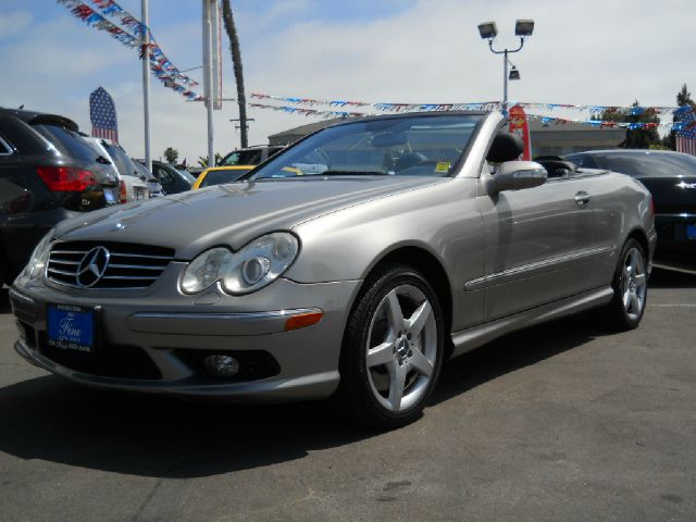 Mercedes-Benz CLK-Class 2005 photo 14