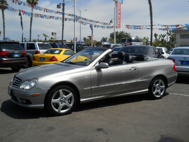 Mercedes-Benz CLK-Class 2005 photo 18