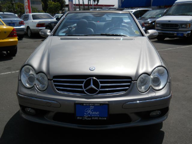 Mercedes-Benz CLK-Class 2005 photo 2