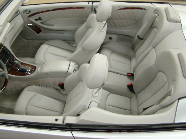 Mercedes-Benz CLK-Class 2005 photo 12