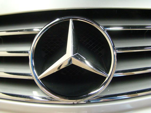 Mercedes-Benz CLK-Class 2005 photo 2