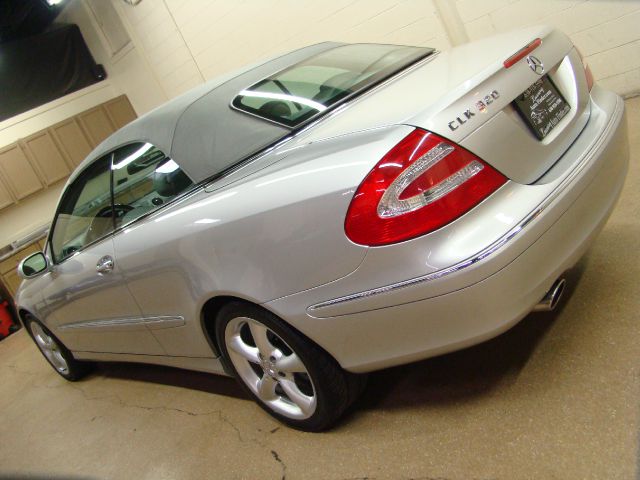 Mercedes-Benz CLK-Class 2005 photo 54