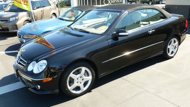 Mercedes-Benz CLK-Class 2006 photo 24