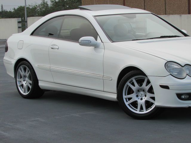 Mercedes-Benz CLK-Class 2006 photo 2