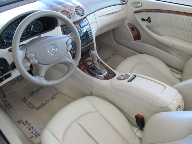 Mercedes-Benz CLK-Class 2008 photo 1