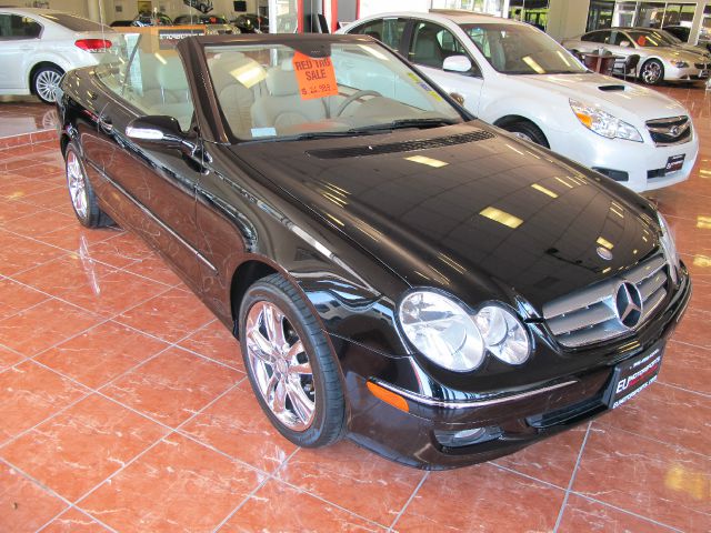 Mercedes-Benz CLK-Class 2008 photo 3