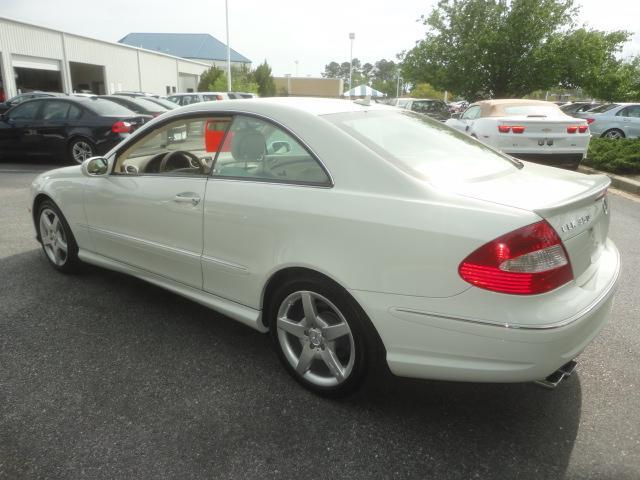 Mercedes-Benz CLK-Class 2009 photo 1