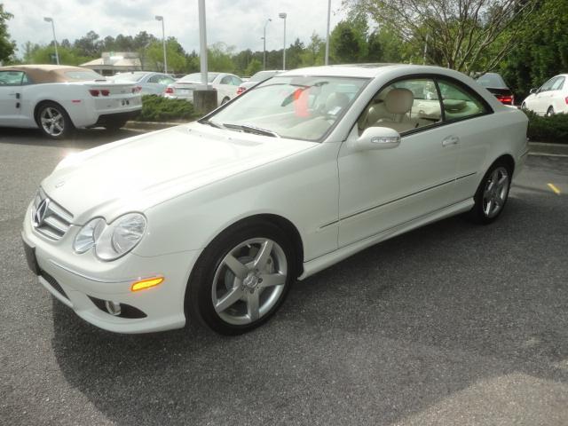 Mercedes-Benz CLK-Class 2009 photo 2