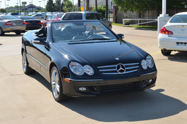 Mercedes-Benz CLK-Class 2009 photo 15