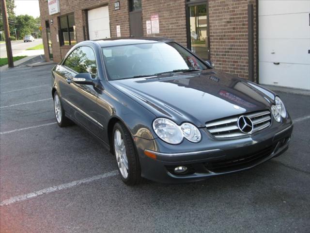 Mercedes-Benz CLK-Class 2009 photo 5