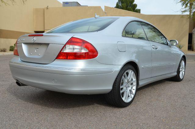 Mercedes-Benz CLK-Class 2009 photo 3