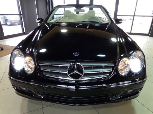 Mercedes-Benz CLK-Class 2009 photo 1