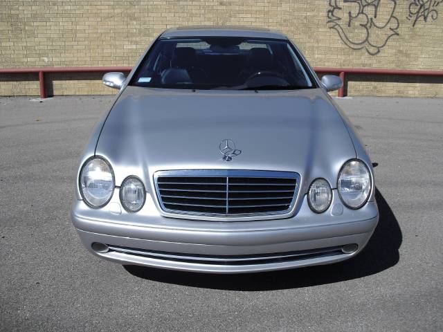 Mercedes-Benz CLK Class 2000 photo 1