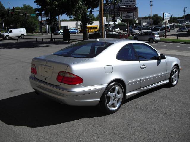 Mercedes-Benz CLK Class 2000 photo 5