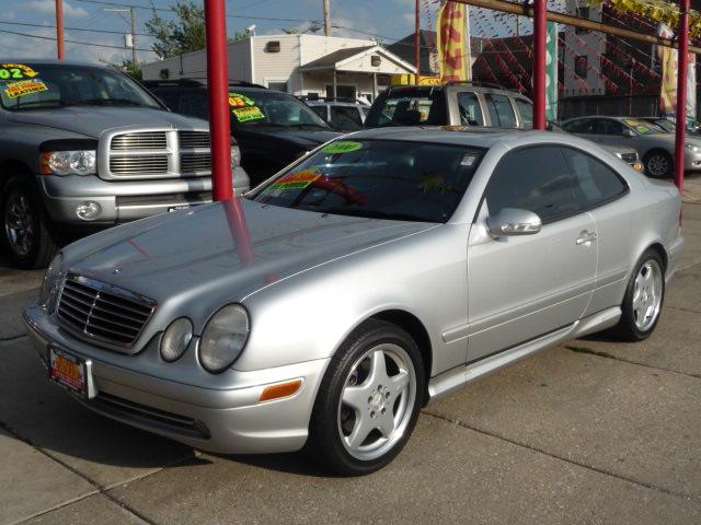 Mercedes-Benz CLK Class 2000 photo 2