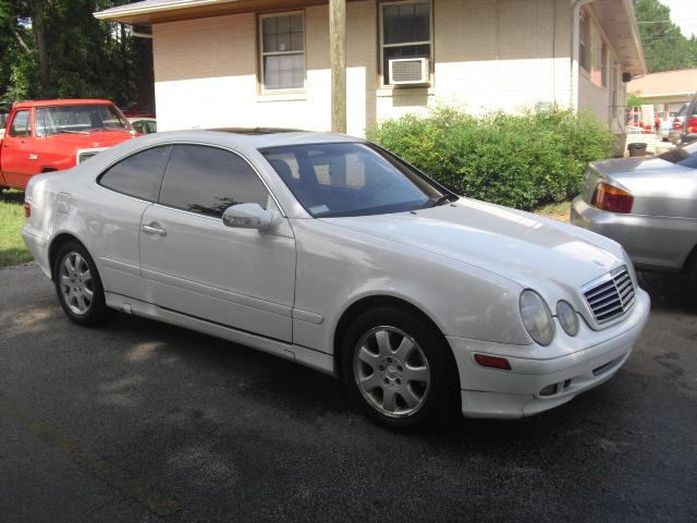 Mercedes-Benz CLK Class 2000 photo 2