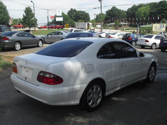 Mercedes-Benz CLK Class 2000 photo 4