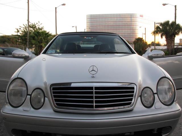 Mercedes-Benz CLK Class 2000 photo 2