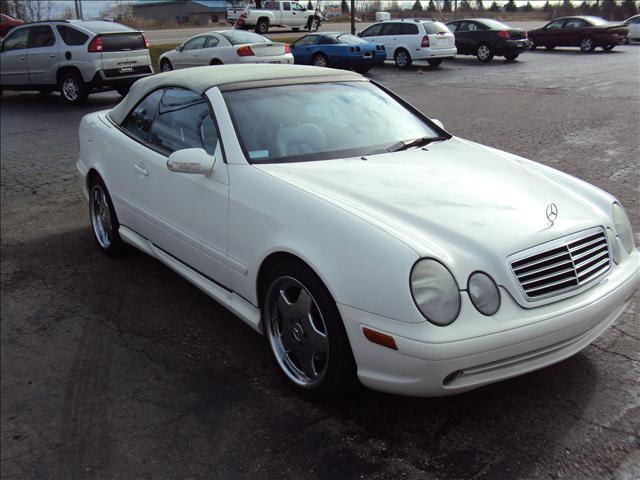 Mercedes-Benz CLK Class 2000 photo 1