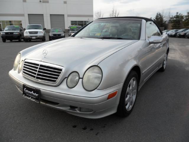 Mercedes-Benz CLK Class 2000 photo 3