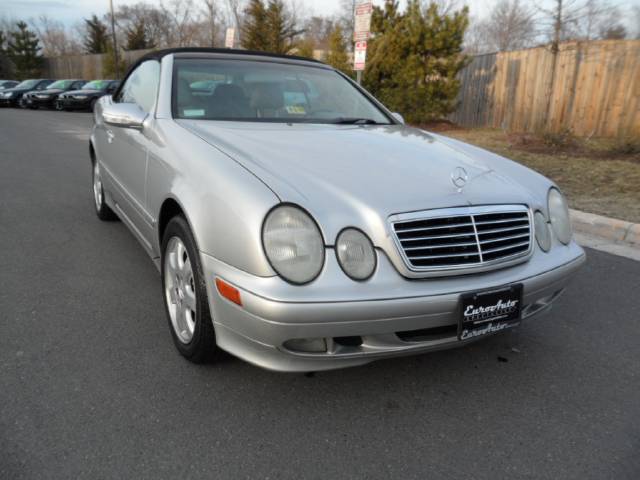 Mercedes-Benz CLK Class 2000 photo 4