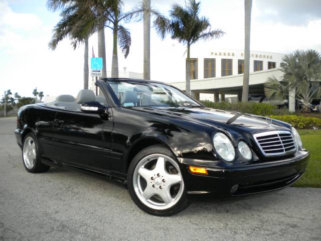 Mercedes-Benz CLK Class 2000 photo 1