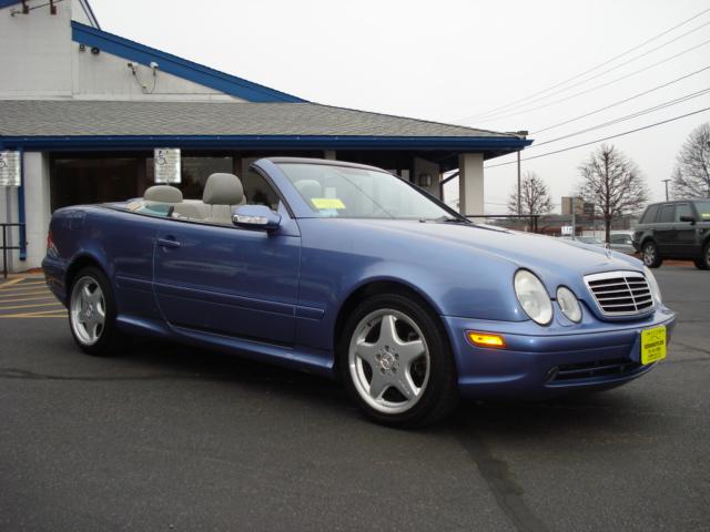 Mercedes-Benz CLK Class 2000 photo 3