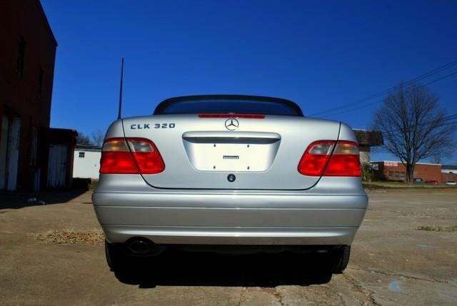 Mercedes-Benz CLK Class 2000 photo 2