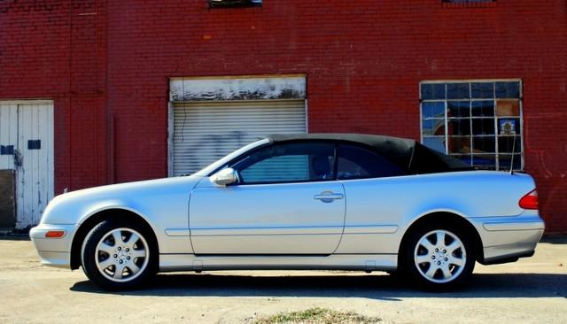 Mercedes-Benz CLK Class 2000 photo 5