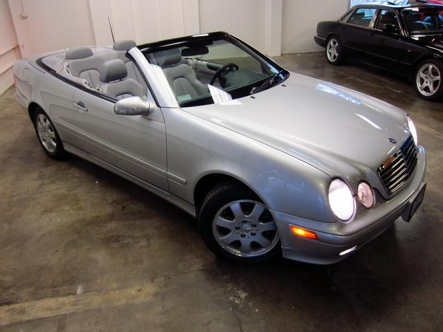 Mercedes-Benz CLK Class 2000 photo 1