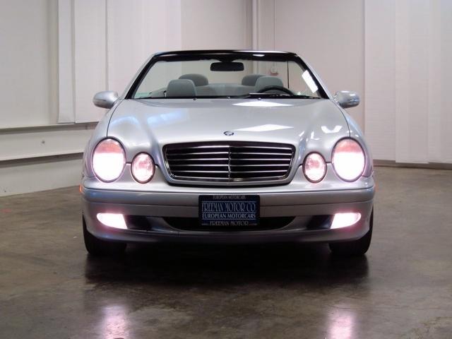 Mercedes-Benz CLK Class 2000 photo 2