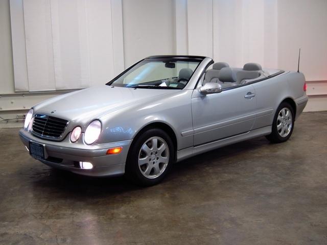 Mercedes-Benz CLK Class 2000 photo 4