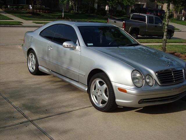 Mercedes-Benz CLK Class 2001 photo 1