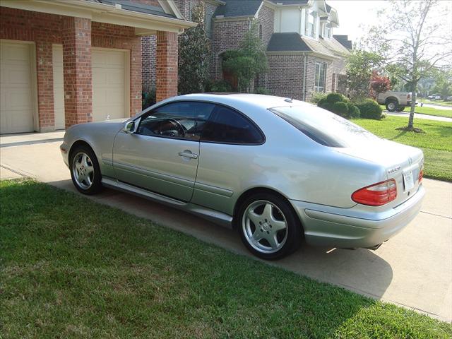 Mercedes-Benz CLK Class 2001 photo 4