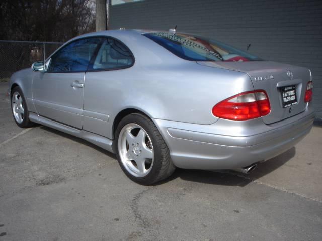 Mercedes-Benz CLK Class 2001 photo 3