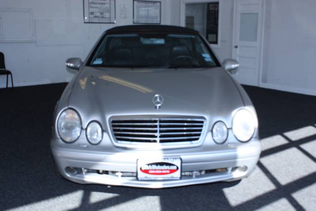 Mercedes-Benz CLK Class 2001 photo 2