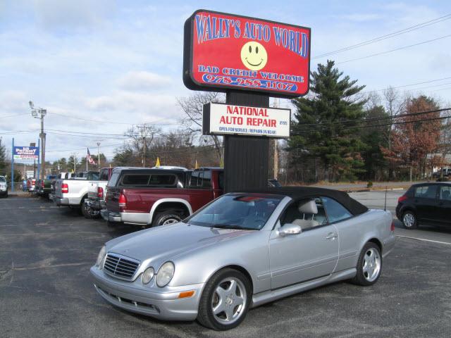 Mercedes-Benz CLK Class 2001 photo 2