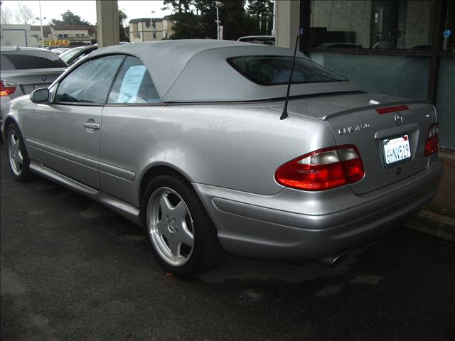 Mercedes-Benz CLK Class 2001 photo 1