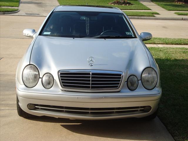 Mercedes-Benz CLK Class 2001 photo 4