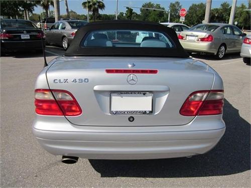 Mercedes-Benz CLK Class 2002 photo 3