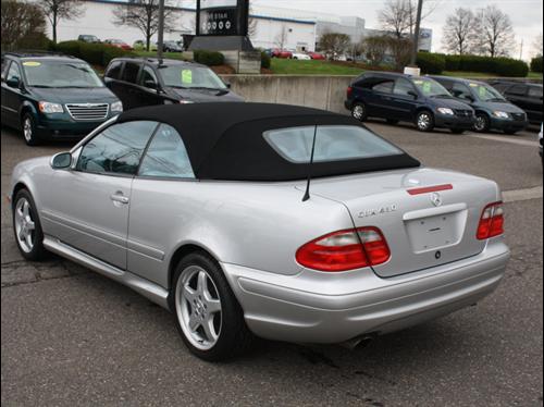 Mercedes-Benz CLK Class 2003 photo 1