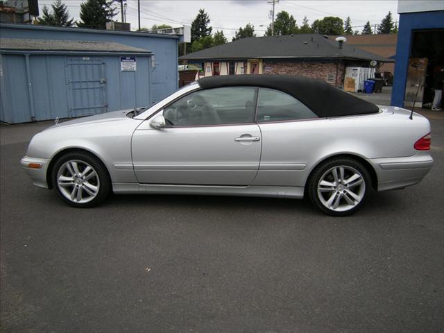 Mercedes-Benz CLK Class 2003 photo 1