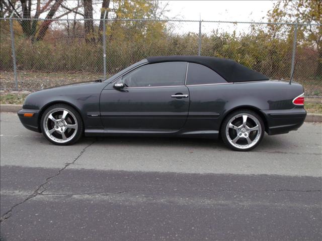 Mercedes-Benz CLK Class 2003 photo 1